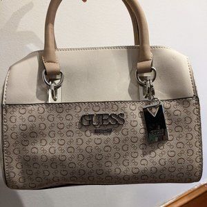 Guess handbag never used